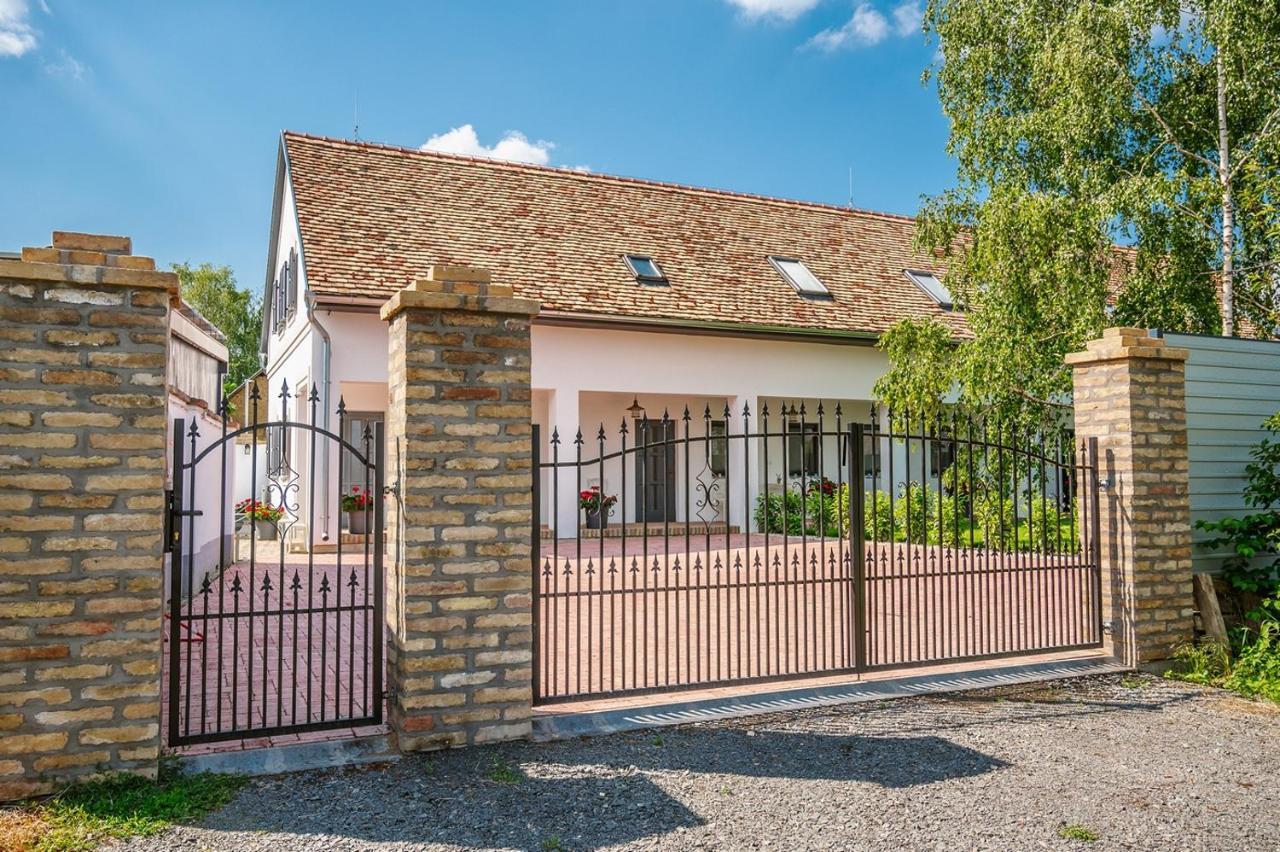 Palkonya Palkonyha Panzio Speiz Gasztromuhely B&B 외부 사진